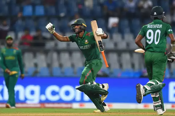 Bangladesh blown away by South Africa's batting ammunition